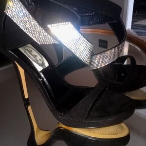 Diamonds and black velvet sz7 heels